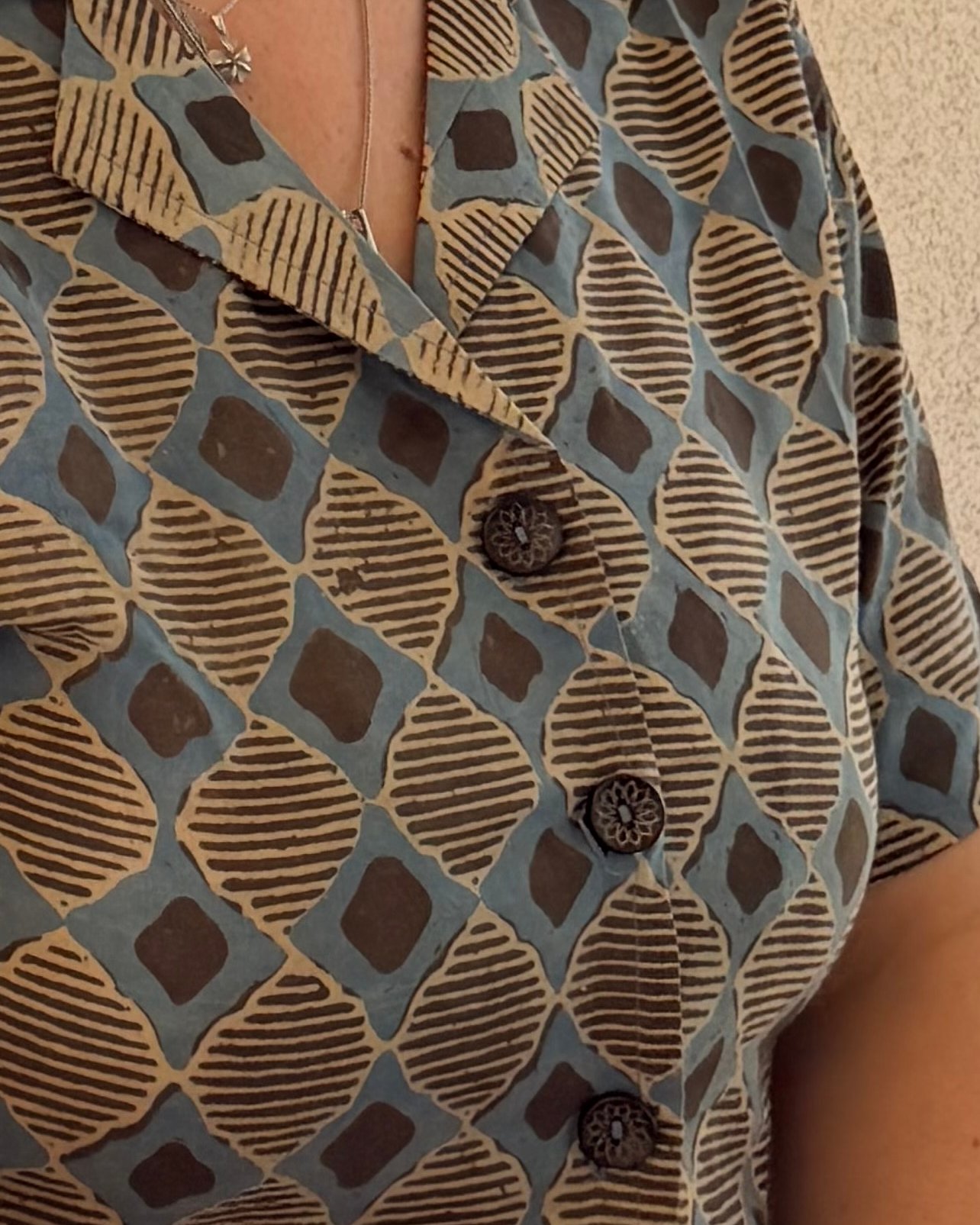 The Morning Market Shirt in Earl Grey, photograph 3 of 7