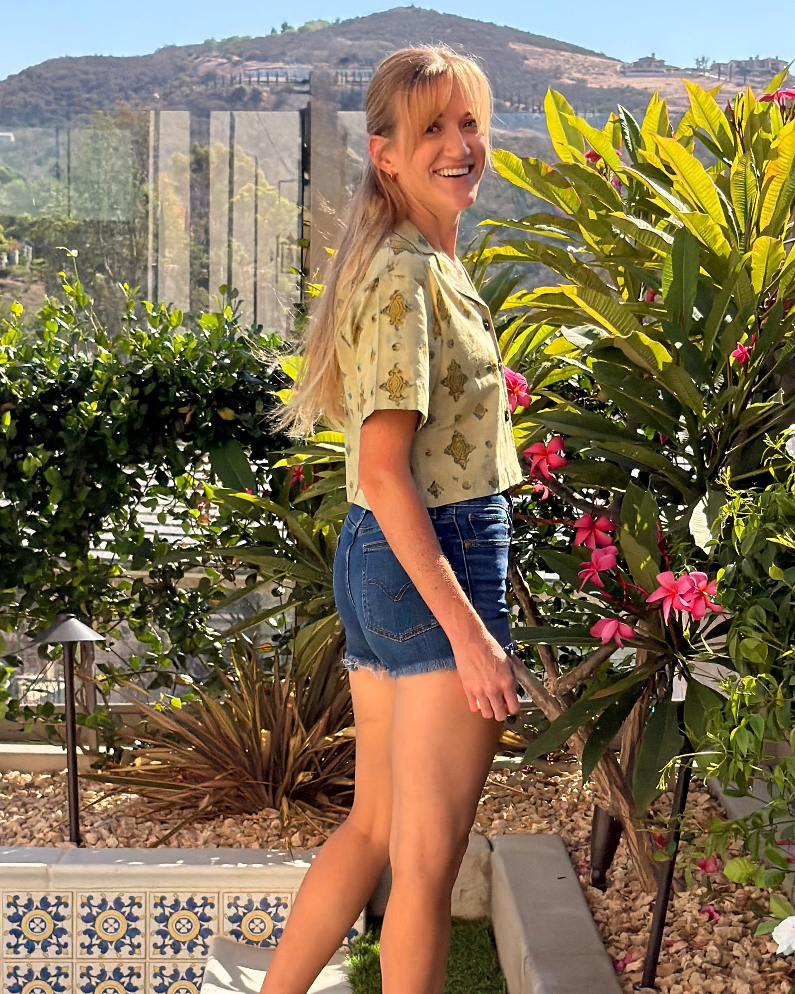 The Morning Market Shirt in Sunny Side Mud, photograph 5 of 5